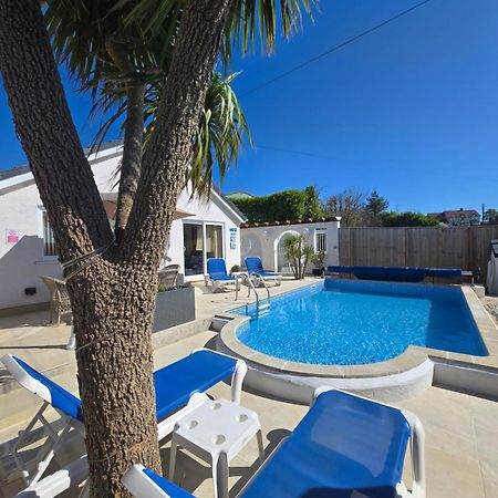 Family Bungalow With Private Pool 基尔格蒂 外观 照片